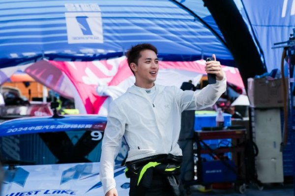 九游会J9 访CDC明星车手许魏洲：希望中国赛车运动越来越好
