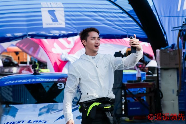 著名演员、歌手许魏洲